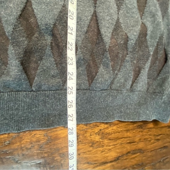 J. FERRAR V-Neck Argyle Sweater - Picture 10 of 10